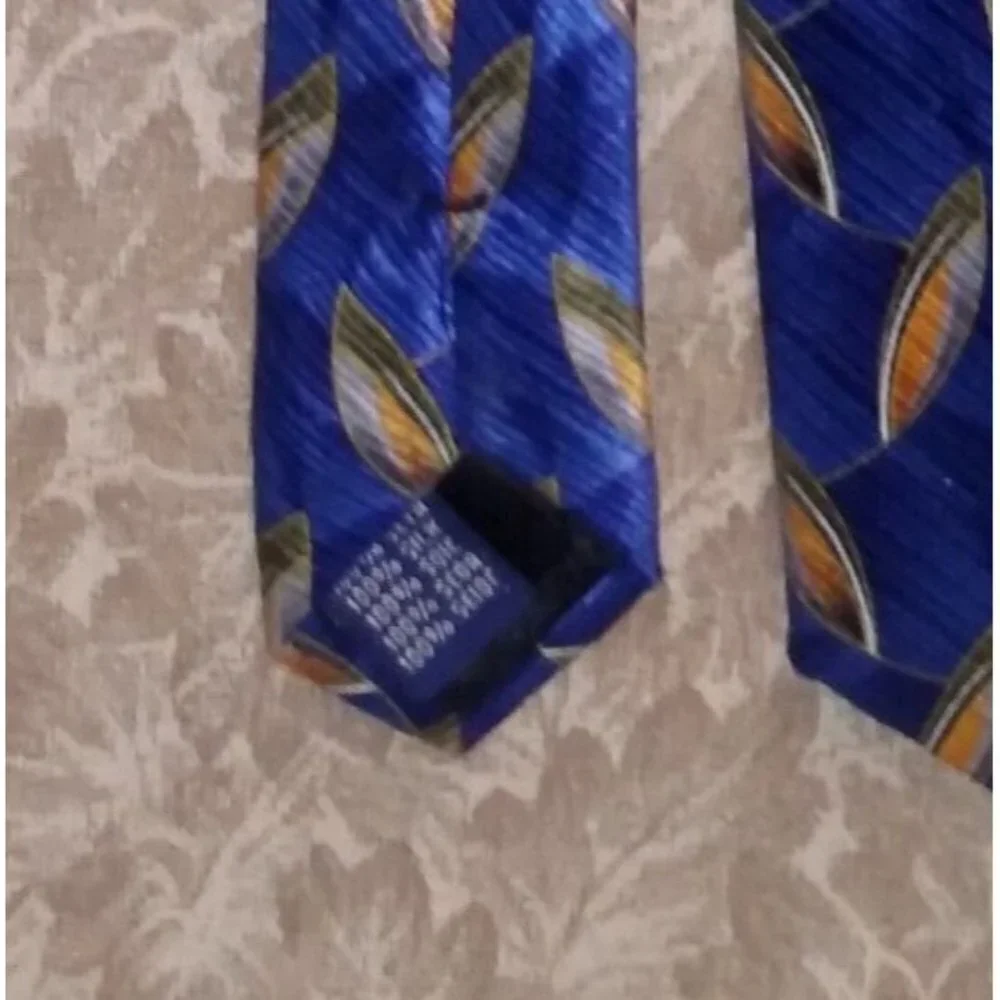 Mens Silk Tie Blue Geometric print Meeting Street Men's Necktie HANDMADE EUC